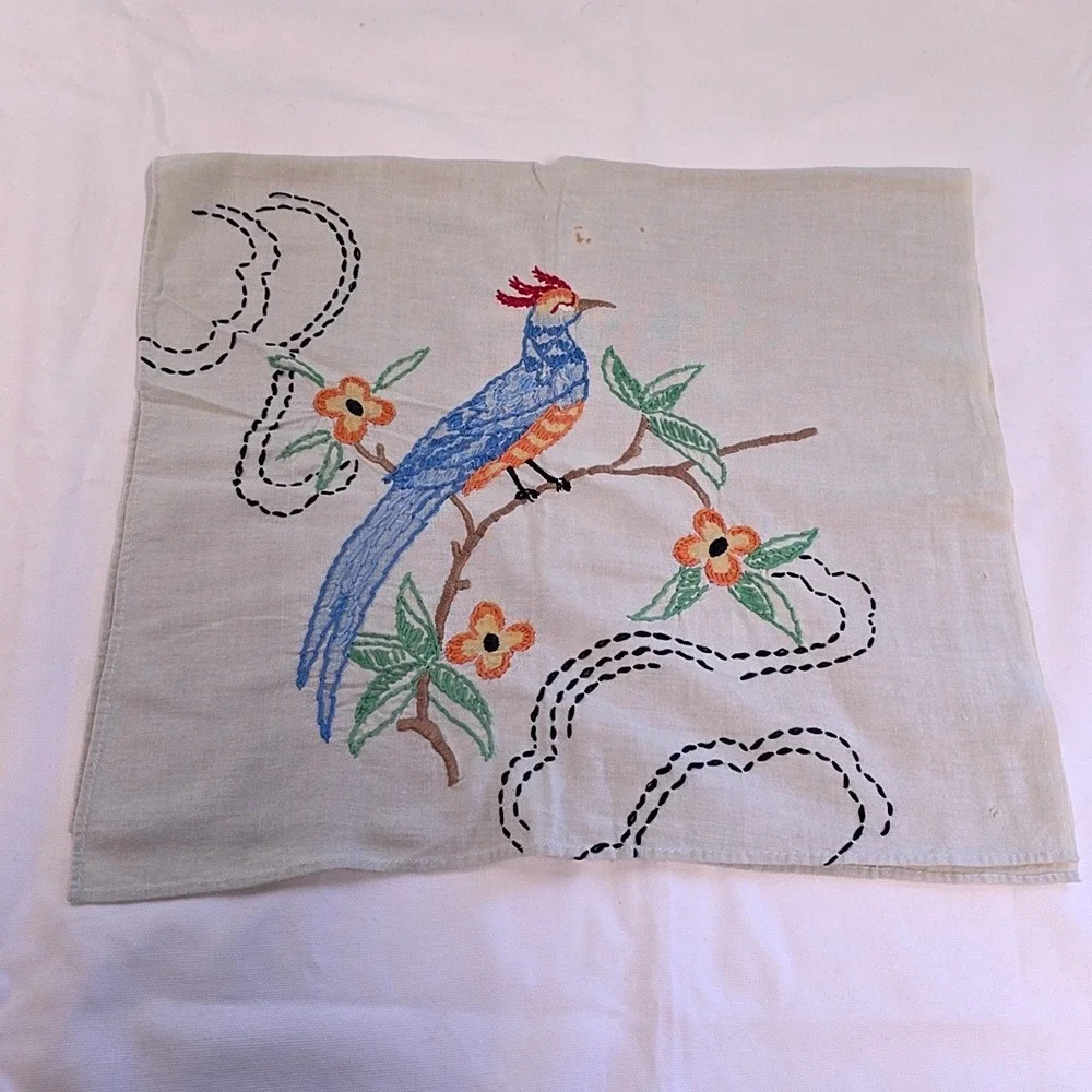 Vintage Embroidered Linens Multicolor Bird Butterfly Floral Set Craft Cutters